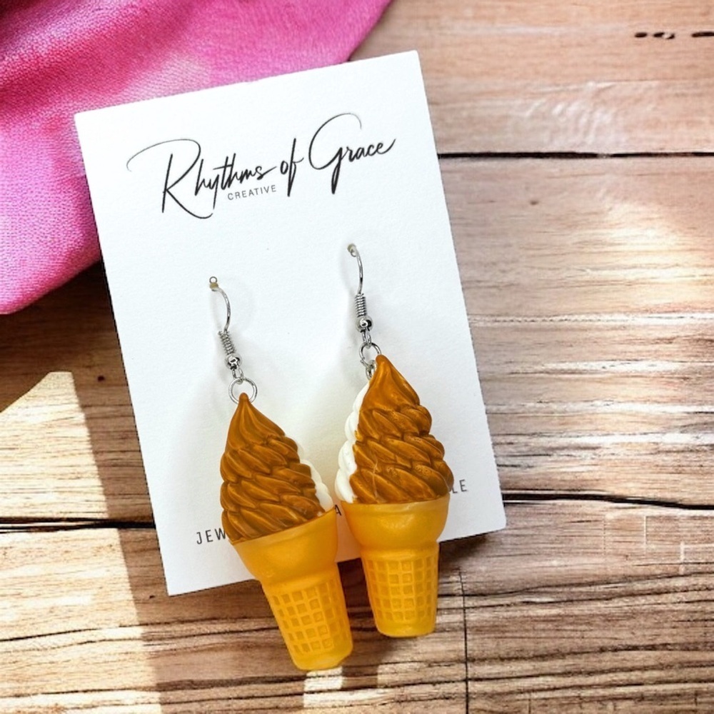 Sweet Treats for Your Ears: Ice Cream Cone Dangle Earrings! NWT Summer Jewelry